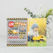 Invitation à l'anniversaire de construction Truck  (Debout devant)