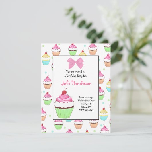 Invitation à l'anniversaire de Cupcake (Debout devant)