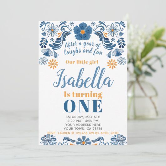 Invitation à l'anniversaire de Fiesta, Invitation (Debout devant)