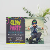 Invitation à l'anniversaire de Glow Party avec pho (Debout devant)