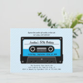 Invitation à l'anniversaire de la bande de cassett (Debout devant)