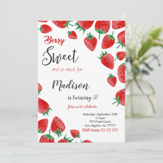 Invitation à l'anniversaire de la fraise rouge (Debout devant)