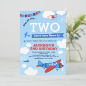 Invitation à l'anniversaire de l'avion (Debout devant)