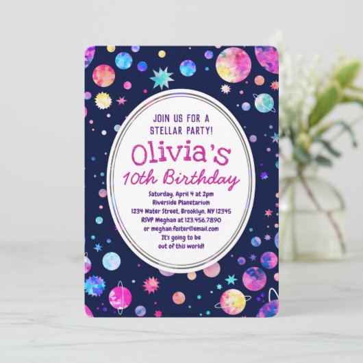 Invitation à l'anniversaire de l'espace pour les s (Debout devant)