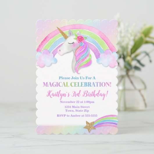Invitation à l'anniversaire de l'Unicorn, Rainbow  (Debout devant)