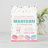 Invitation à l'anniversaire de Macaroon (Debout devant)