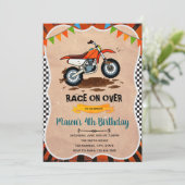 Invitation à l'anniversaire de moto (Debout devant)