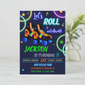 Invitation à l'anniversaire de Roller garçon Invit (Debout devant)