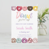 Invitation à l'anniversaire du beigne jaune (Debout devant)