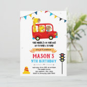 Invitation à l'anniversaire du bus animal (Debout devant)