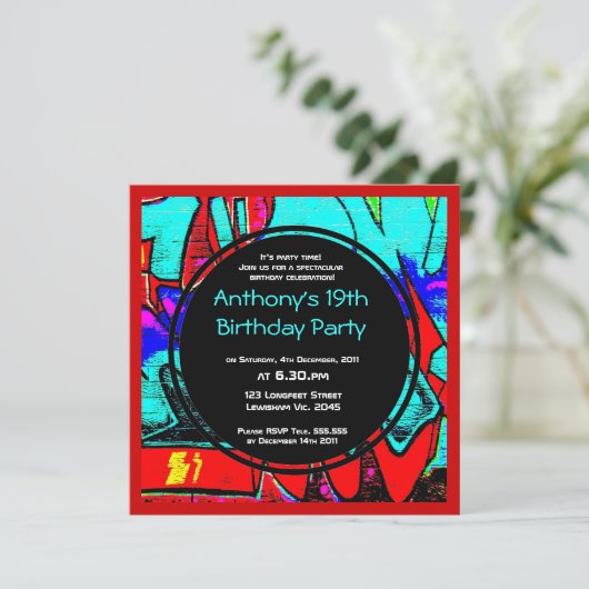 Invitation à l'anniversaire du graffiti (Debout devant)