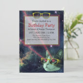 Invitation à l'anniversaire du Hipster de l'espace (Debout devant)