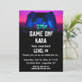 Invitation à l'anniversaire du joueur modifiable (Debout devant)