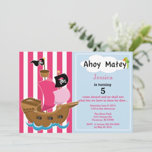 Invitation à l'anniversaire du navire pirate (Debout devant)
