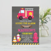 Invitation à l'anniversaire d'une pompier de camio (Debout devant)