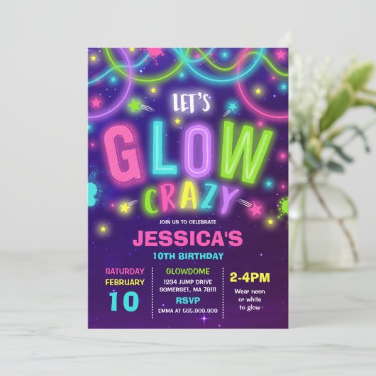 Invitation à l'anniversaire luisant Neon Glow Danc (Debout devant)