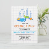 Invitation à l'anniversaire pour le plaisir scient (Debout devant)