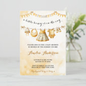 Invitation A little Honey On The Way Clothesline Baby Shower (Debout devant)