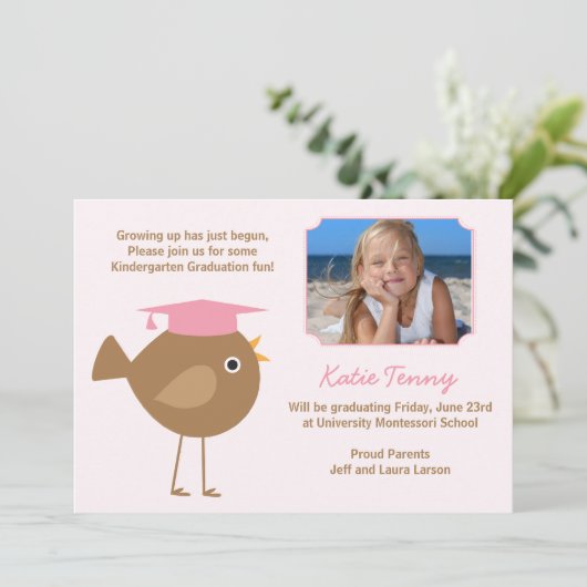 Invitation à l'obtention d'un diplôme de maternell (Debout devant)