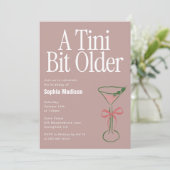 Invitation A Tini Bit Older Retro Birthday (Debout devant)