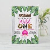 Invitation à un anniversaire sauvage. Thème de la  (Debout devant)