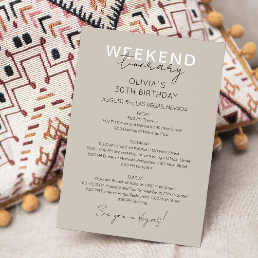 Invitation à un itinéraire d'anniversaire neutre p