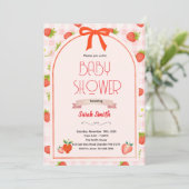 Invitation à une baby shower fraise (Debout devant)