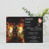 invitation à une exposition artistique avec arrièr (Debout devant)