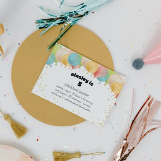 Invitation à une fête avec ballons de fête