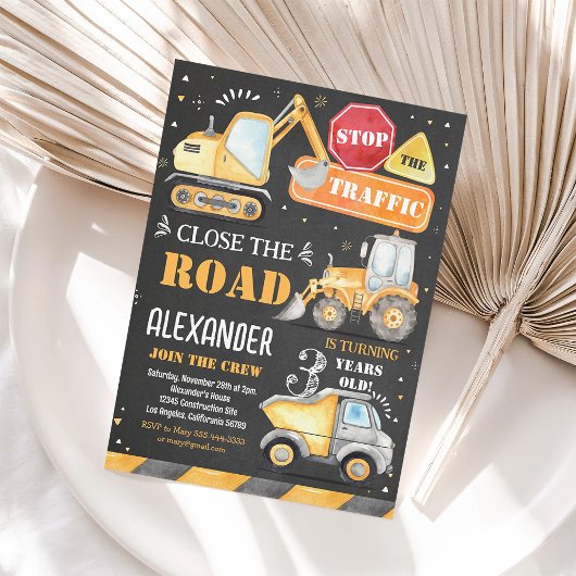 Invitation à une fête d'anniversaire avec un camio