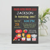 Invitation à une fête d'anniversaire de Carnaval d (Debout devant)