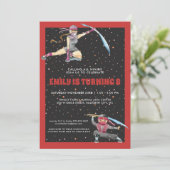 Invitation à une fête d'anniversaire de ninja (Debout devant)