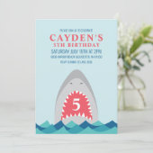 Invitation à une fête d'anniversaire de requin (Debout devant)