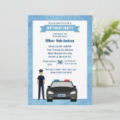 Invitation à une fête d'anniversaire d'un policier (Debout devant)