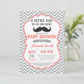 Invitation à une fête de bébé avec moustache Rouge (Debout devant)