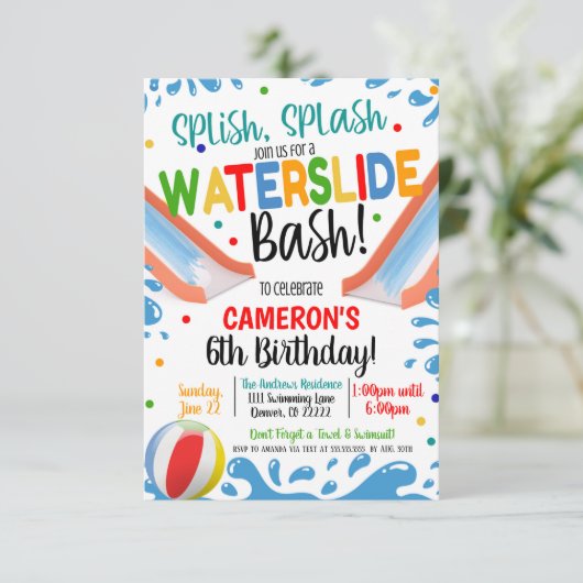 Invitation à une fête de toboggan aquatique (Debout devant)