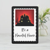 Invitation à une fête d'Halloween avec une maison (Debout devant)