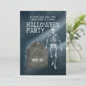 Invitation à une fête d'Halloween squelette et pie (Debout devant)