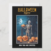 Invitation à une fête d'Halloween Squelette tenant (Devant)