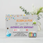 Invitation à une fête sur le thème de la science m (Debout devant)