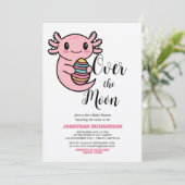 Invitation Adorable Axolotl tenant un œuf de Pâques, sublune  (Debout devant)