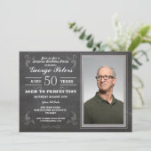 Invitation Âgé à la photo des hommes de craie d'anniversaire (Debout devant)