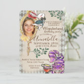 Invitation Alice au pays des merveilles avec la fête du thème (Debout devant)