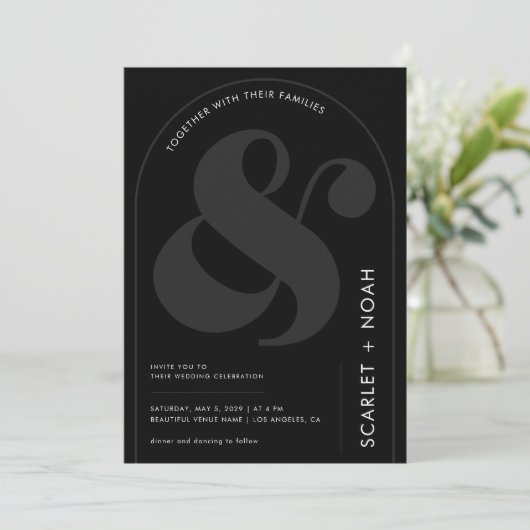 Invitation Ampersand & Photo QR Code Tout en un Mariage noir (Debout devant)