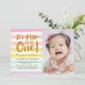 Invitation Amusant d'être une fille 1er anniversaire Rainbow  (Debout devant)