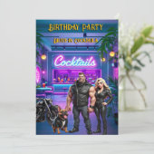 Invitation Amusant Drive-in Cocktail Bar Birthday Biker Coupl (Debout devant)