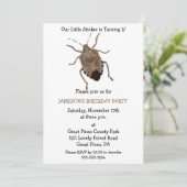 Invitation Amusant petit puant Brown puant Bug Anniversaire (Debout devant)