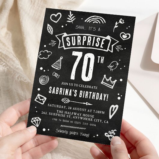 Invitation Amusants Chalkboard Doodle Surprise 70e anniversai