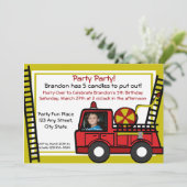 Invitation Amusement de camion-pompier / Photo (Debout devant)