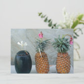 Invitation ananas frais et sain (Debout devant)